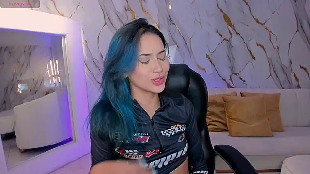 KayraLanne live sex cam