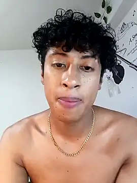 Varek_biglatin_dick live sex cam