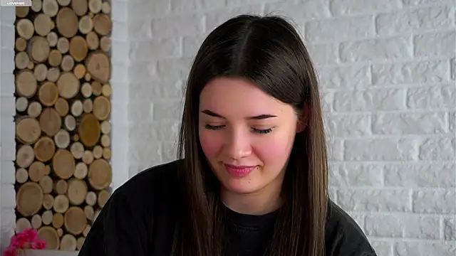 LowOncoming live sex cam