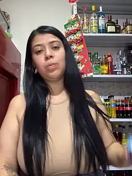 emilyjohanson live sex cam