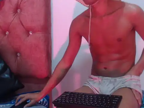 axel_rosse012's cam snapshot