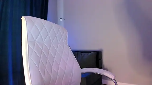 akura011 live sex cam