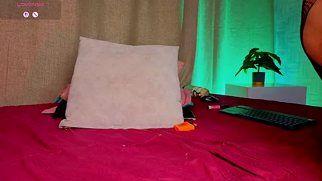 mia_bonneett's cam snapshot