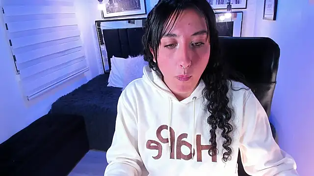 ladyraing's cam snapshot