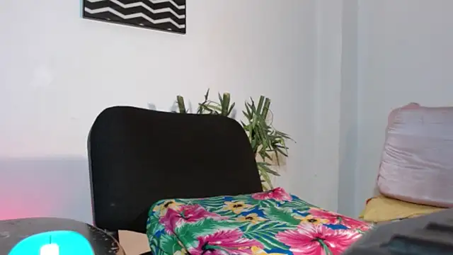 KamilaParrisx live sex cam