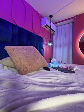 Atenea_cute21's cam snapshot