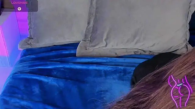 MiaKay1's cam snapshot