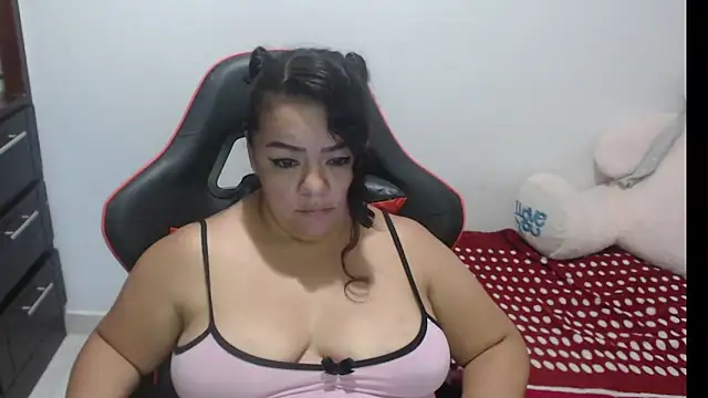 emily_sexxx's cam snapshot