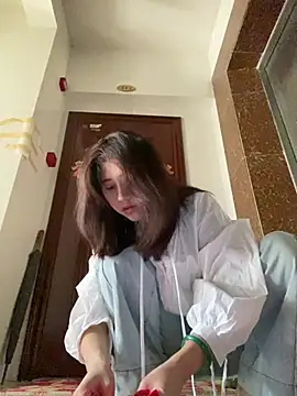 Liliya-77 live sex cam