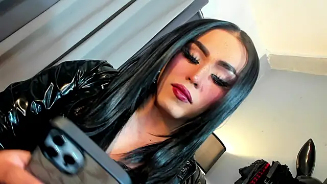 DominaAurumXXX live sex cam