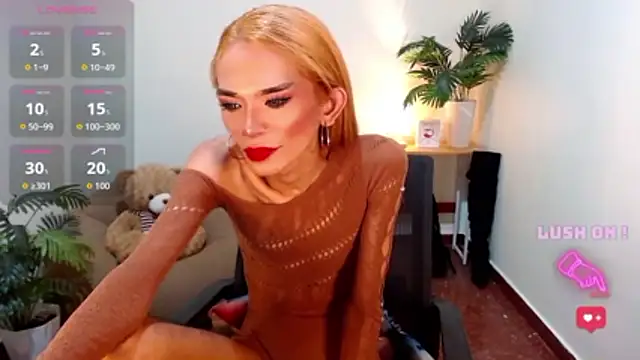 itsmeMonicaloove69 live sex cam