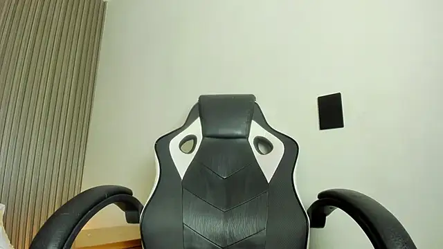 dania_miller_'s cam snapshot