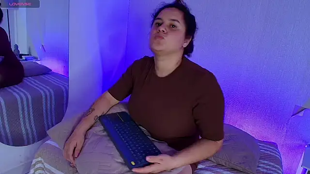 BabyBlondeX_eup's cam snapshot