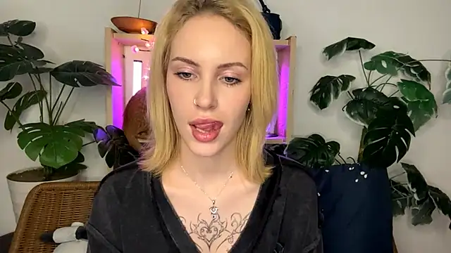 FruitedRiding's cam snapshot