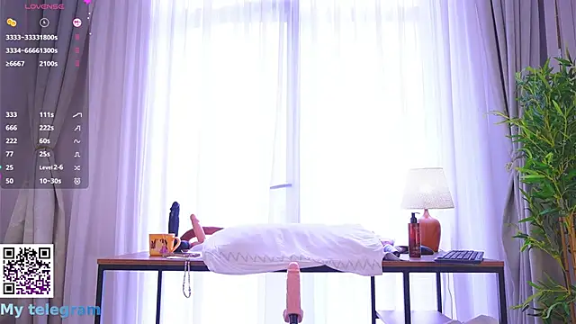 LynBardon live sex cam