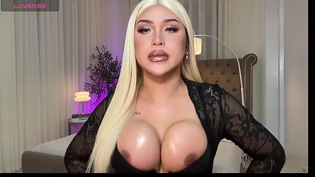 Your_Majesty_Tyra live sex cam