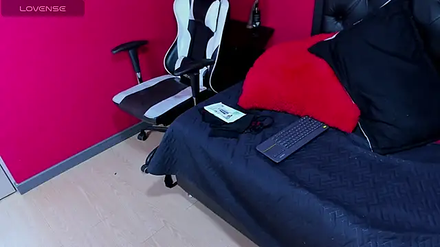 Abby_Hiiltoon's cam snapshot