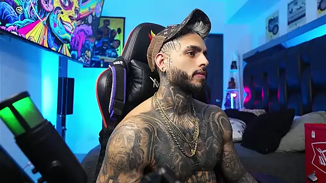 logan_hugh8 live sex cam