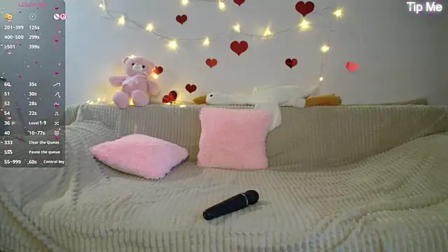 heavenly_charm's cam snapshot