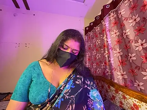 LouleyRanii's cam snapshot