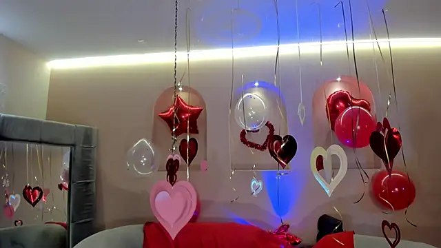 MayaMoretti_'s cam snapshot