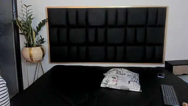 Emma_collins01's cam snapshot