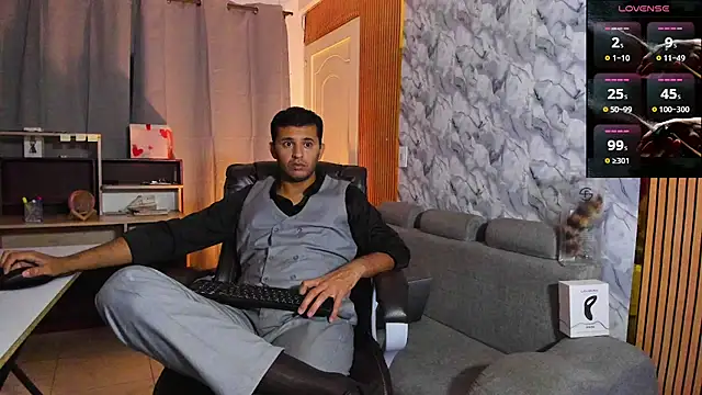 Hideintheoffice live sex cam