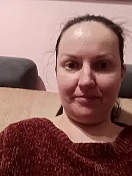 BustyLadyAlma live sex cam