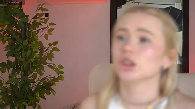 LexieLoree live sex cam