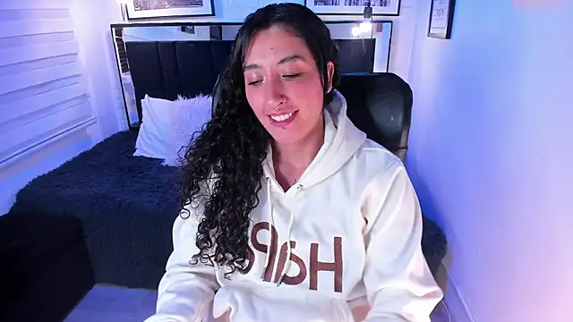 ladyraing's cam snapshot