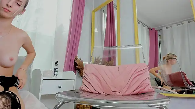 MeganKroft_'s cam snapshot