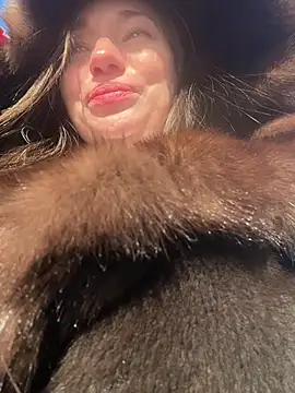 MooonReal live sex cam