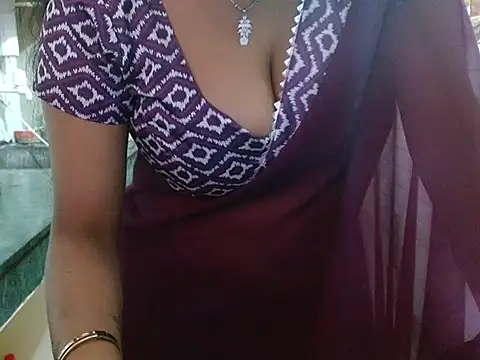 LovingPihu live sex cam