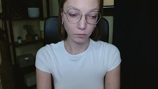 EmillyPlay live sex cam