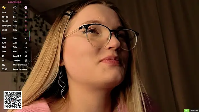 JulieLupo's cam snapshot