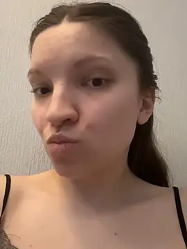 MelaniGrand live sex cam