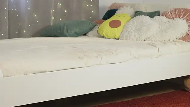 PetiteAlien's cam snapshot