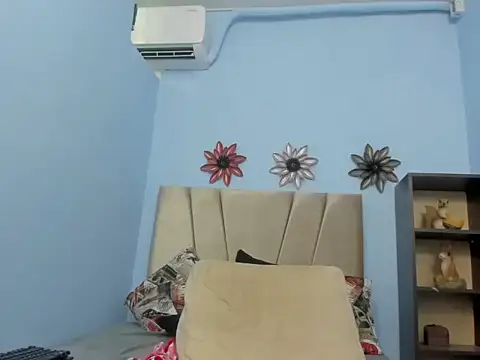 Alice_sexy26's cam snapshot