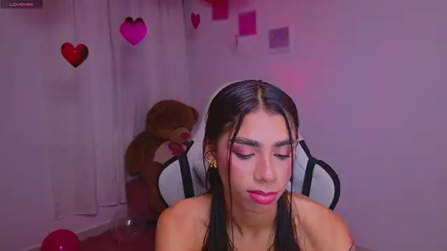 BrunetteAdams001's cam snapshot