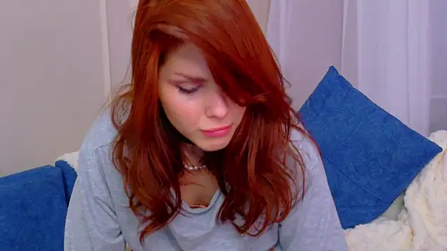 AliceOfWonders's cam snapshot