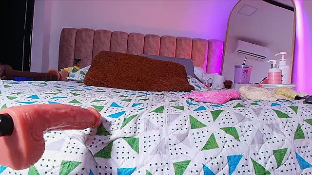 _linda_milk_'s cam snapshot