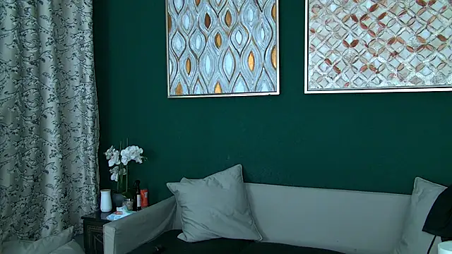 RoxanneJoy live sex cam