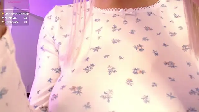 peyton_golden1's cam snapshot