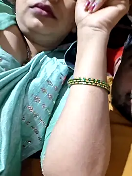 Radhacpl9528's cam snapshot