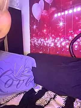 SpicyVicky live sex cam