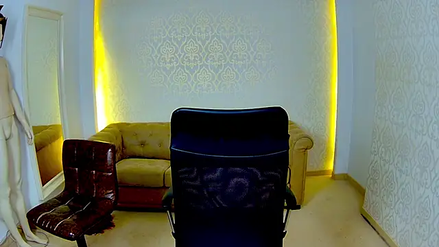 MaxKaiden live sex cam