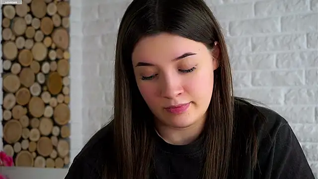 LowOncoming live sex cam