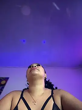 YaraXX1 live sex cam