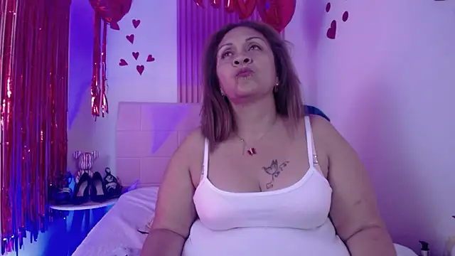 scarlettbooty live sex cam