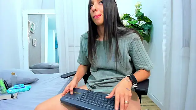 ViictoriiaSaenz live sex cam